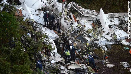 Rescuers search for survivors from the wreckage of the LAMIA airlines charter plane carrying members of the Chapecoense Real football team that crashed in the mountains of Cerro Gordo, municipality of La Union, on November 29, 2016.
A charter plane carrying the Brazilian football team crashed in the mountains in Colombia late Monday, killing as many as 75 people, officials said.