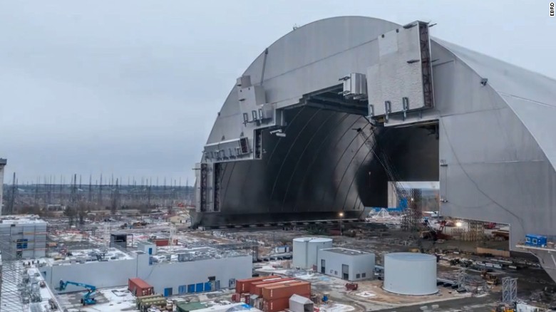Shielding Chernobyl&#39;s damaged reactor