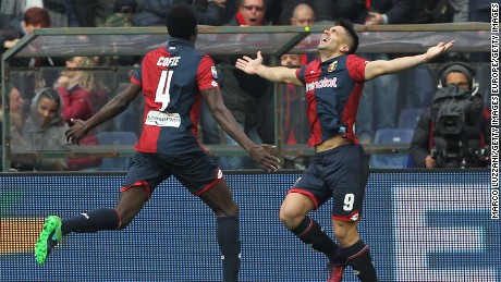 Giovanni Simeone celebrates after scoring against Juventus.