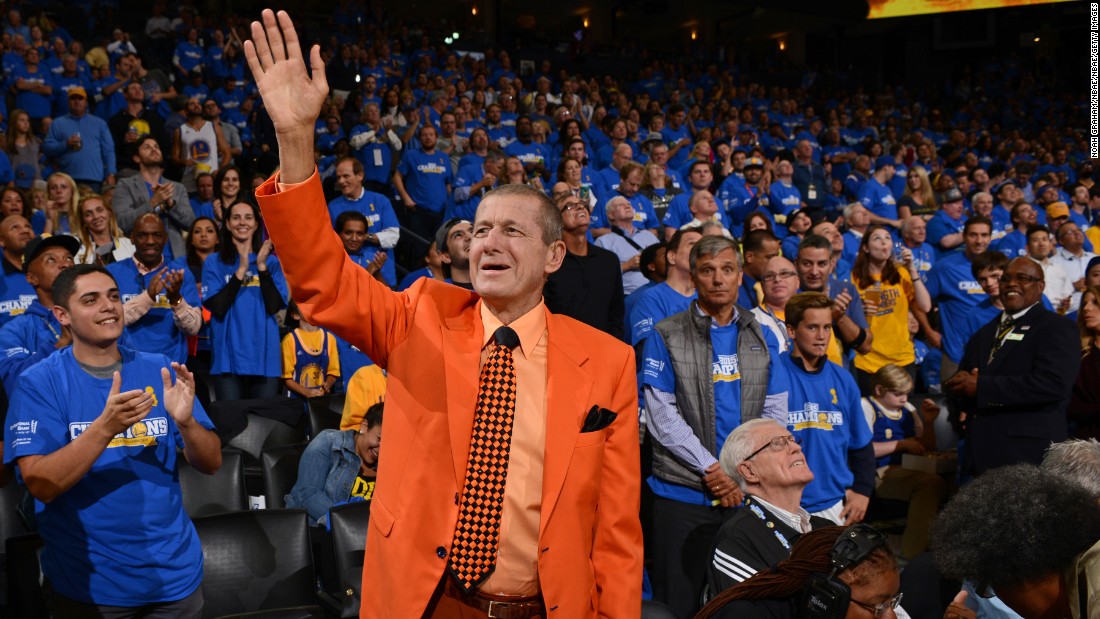 &lt;a href=&quot;http://www.cnn.com/2016/12/15/us/craig-sager-dies/index.html&quot; target=&quot;_blank&quot;&gt;Craig Sager&lt;/a&gt;, the longtime Turner Sports sideline reporter best known for his colorful -- and at times fluorescent -- wardrobe, died December 15 after battling acute myeloid leukemia, the network said. He was 65.