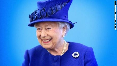 LONDON, ENGLAND - MARCH 08:  Queen Elizabeth II  smiles as she meets people being helped by the Prince&#39;s Trust at the Prince&#39;s Trust Centre in Kennington on March 8, 2016 in London, England. The Queen was visiting the Centre with Prince Charles, Prince of Wales to mark the 40th Anniversary of the Prince&#39;s Trust. TRH&#39;s saw the impact the Prince&#39;s Trust has on young people and heard about the six  programmes run by the Trust to help disadvantaged young people ages 13 to 30 to get into education and employment.  (Photo by Chris Jackson/Getty Images)