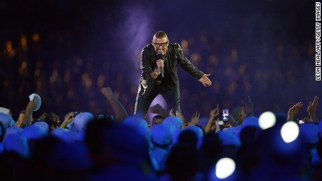 British singer George Michael performs during the closing ceremony of the 2012 London Olympic Games at the Olympic stadium in London on August 12, 2012. Rio de Janeiro will host the 2016 Olympic Games. AFP PHOTO/LEON NEAL        (Photo credit should read LEON NEAL/AFP/GettyImages)