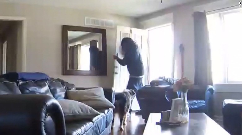 Husband And Wife Watch Live On Phone As Thieves Break Into Home Cnn 