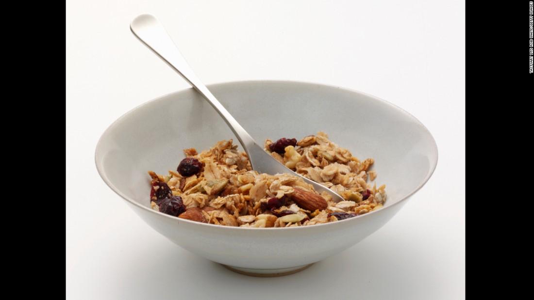 Granola contains healthy ingredients such as oats, nuts and dried fruit, and it can serve as a tasty topping to yogurt or cereal. But since it can pack up to 600 calories per cup (thanks to sugar and other ingredient treats), it&#39;s important to sprinkle, not pour.