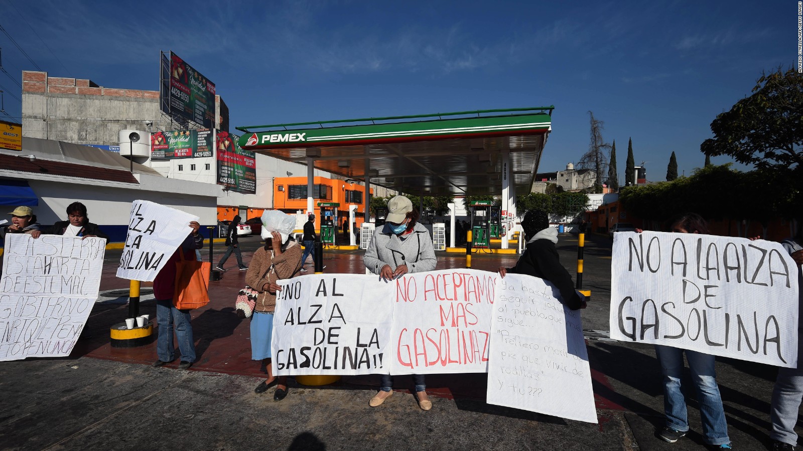 Mexico Protests Looting After 20 Gas Price Hike Cnn 3888