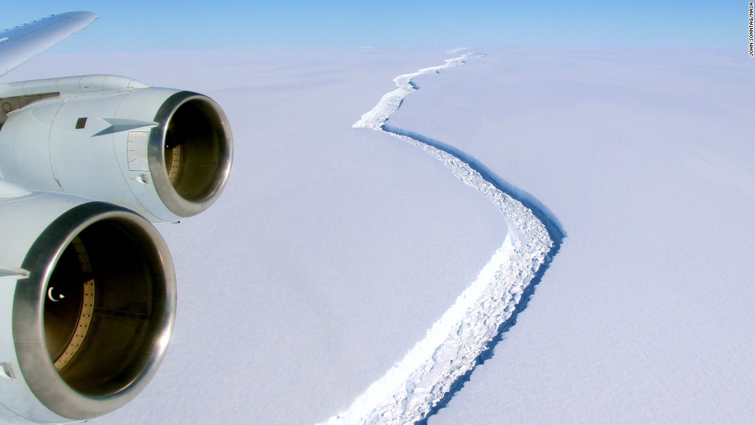 antarctica iceberg breaking off 2017 antarctica iceberg breaking off 2017