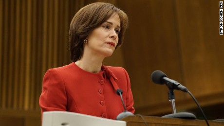 THE PEOPLE v. O.J. SIMPSON: AMERICAN CRIME STORY "Manna From Heaven" Episode 109 (Airs Tuesday, March 29, 10:00 pm/ep) -- Pictured: Sarah Paulson as Marcia Clark. CR: Byron Cohen /FX