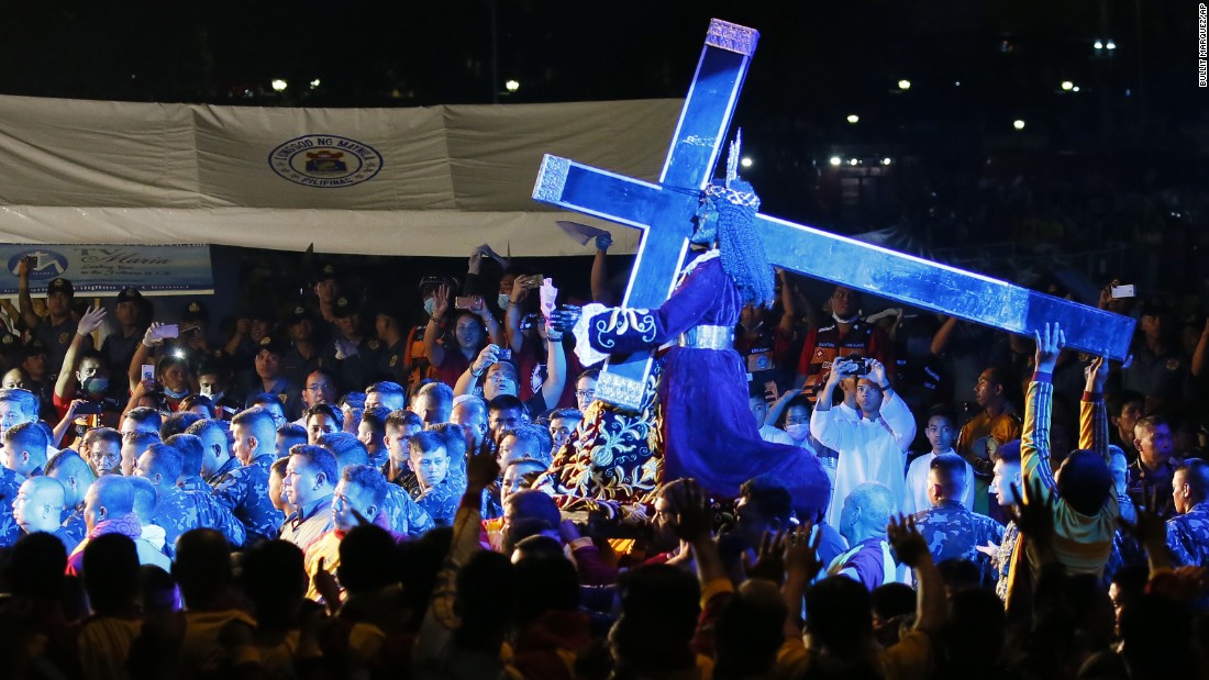 Philippines Black Nazarene procession winds through Manila - CNN