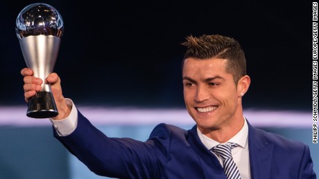 Cristiano Ronaldo Wins Best Fifa Men S Player 2016 Award Cnn