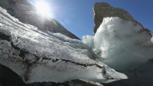 Glaciers could disappear from several mountain ranges during this century, new report says