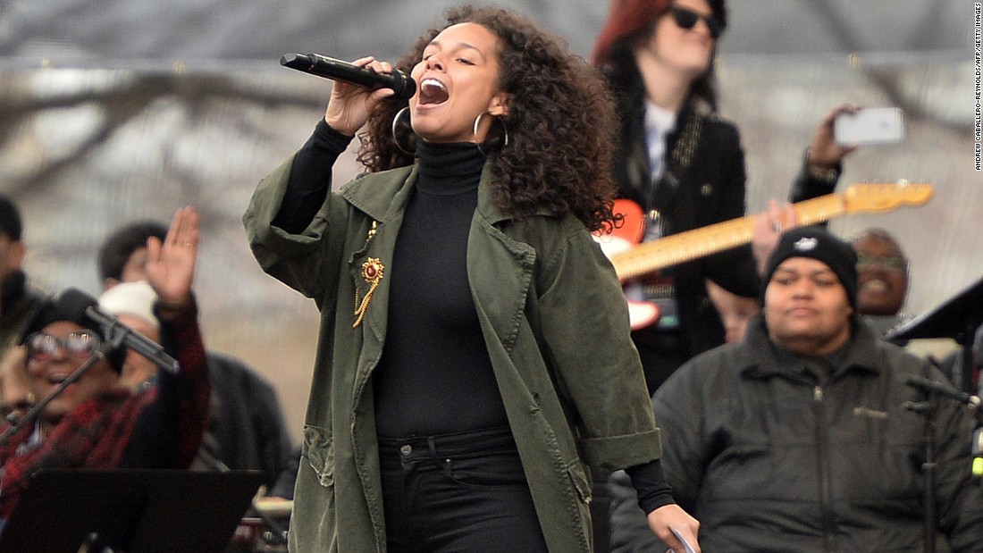 Singer Alicia Keys performs on the National Mall in Washington, DC, for the Women&#39;s March on January 21, 2017.