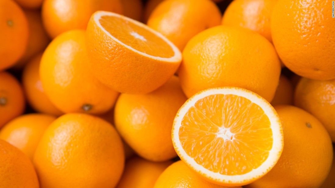 In 2021, EWG did some testing of its own, targeting citrus fruits. A fungicide linked to cancer and hormone disruption was detected on nearly 90% of all the oranges, mandarins, grapefruit and lemons tested by an independent laboratory commissioned by EWG.