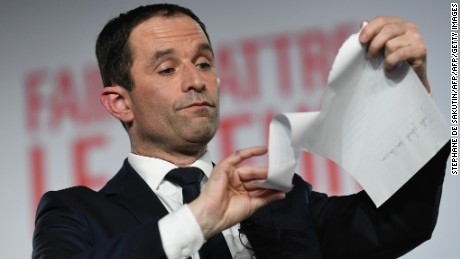 Benoit Hamon wins socialist nomination in French presidential primary