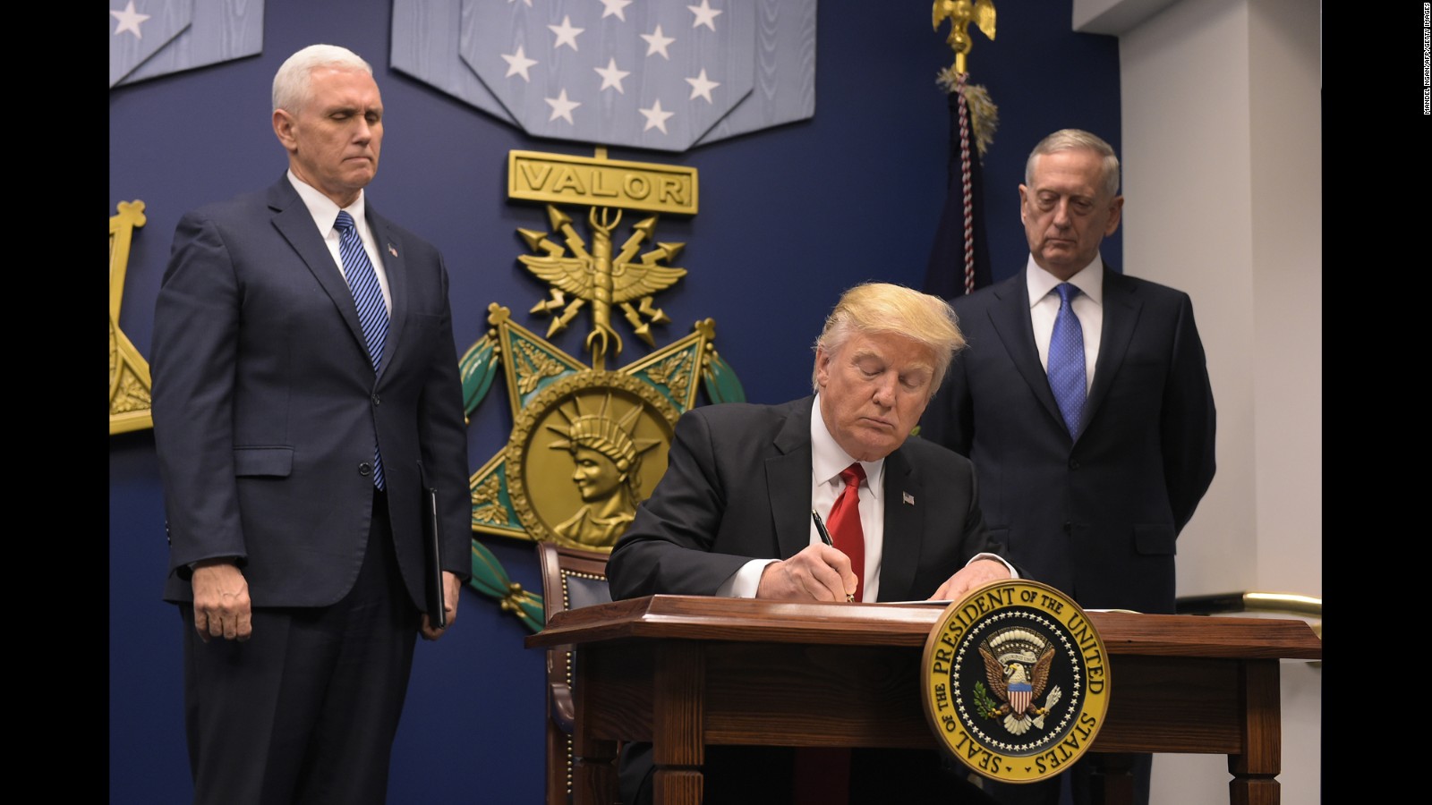 Full Text Of Trumps Executive Order On 7 Nation Ban Refugee Suspension Cnnpolitics 7581