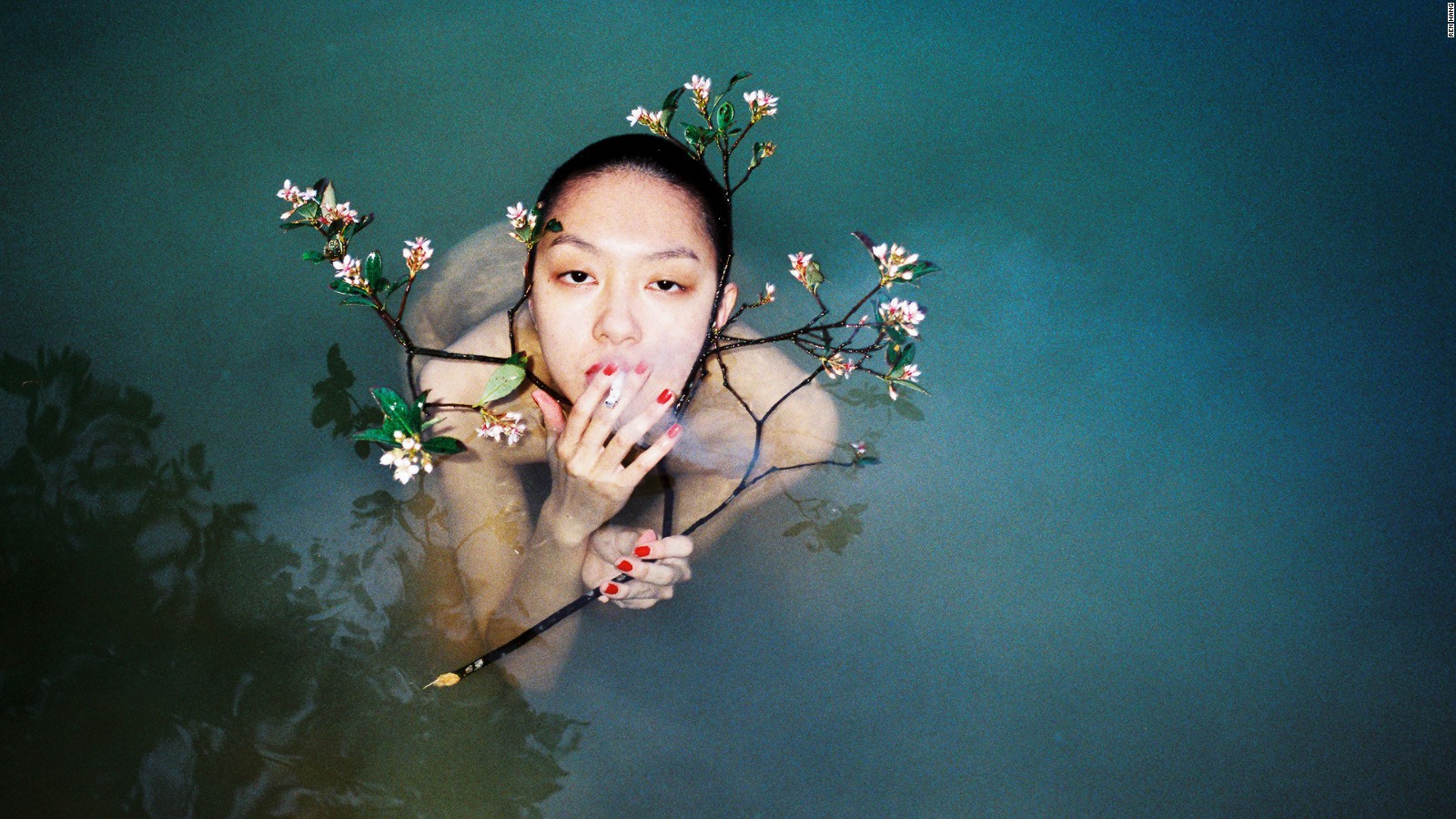 Verblinding Aanbeveling mobiel Why Ren Hang's photographs stir controversy - CNN Style