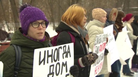 Women's rights activists in Russia protest domestic abuse law