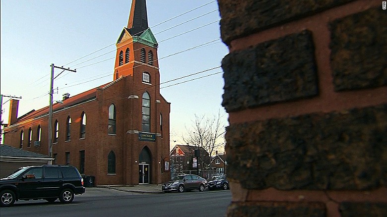 Chicago sanctuary church shelters immigrants