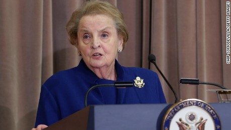 Opinión: Lo que Madeleine Albright enseñó a jóvenes estudiantes