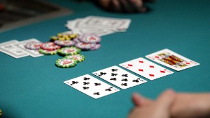 A computer&#39;s newfound &#39;intuition&#39; beats world poker champs