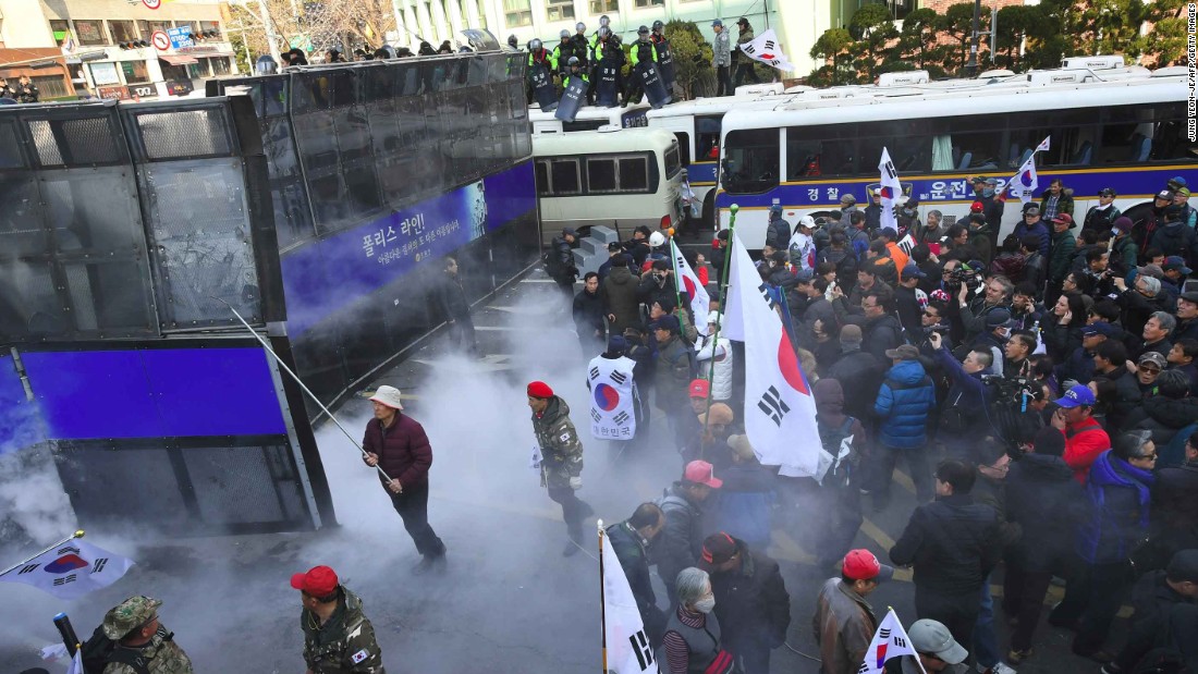 Protestas Tras Destitución De Presidenta De Corea Del Sur - CNN Video