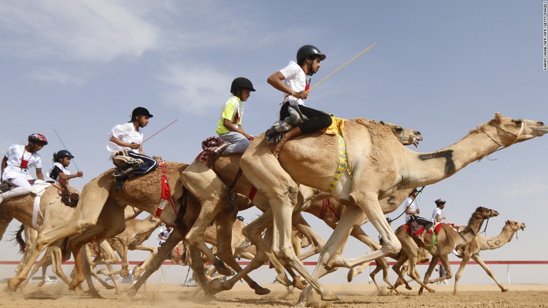 170314110025-camel-racing-tease-super-tease.jpg