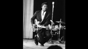 Chuck Berry, rock 'n' roll pioneer, dead at 90 | CNN