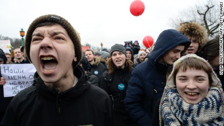 Opposition supporters participate in an anti-corruption rally in central St. Petersburg on March 26, 2017.
