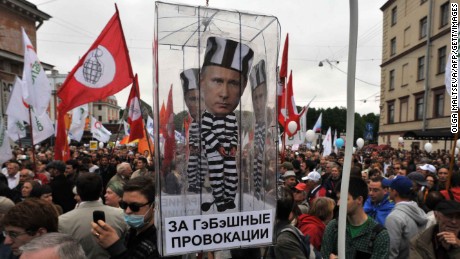 Opposition activists rally against Putin&#39;s third term in St. Petersburg on June 12, 2012. 