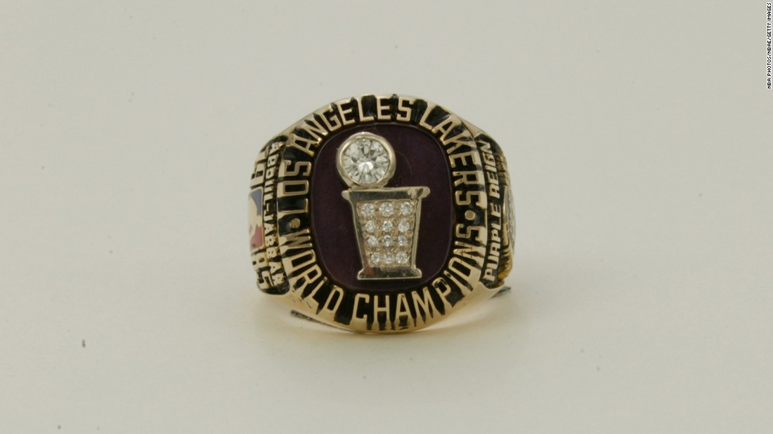 The Los Angeles Lakers&#39; ring in 1985 featured a diamond basketball to resemble the Larry O&#39;Brien Trophy.