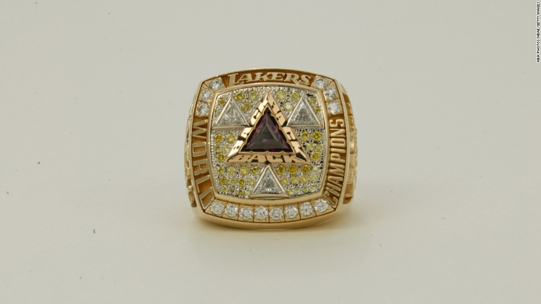 Triangles were the theme of the Los Angeles Lakers&#39; championship ring in 2001-02. The triangles signify the team&#39;s third consecutive world title -- and they&#39;re also a nod to the team&#39;s &quot;triangle&quot; offense.