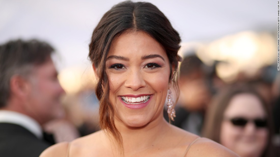 Gina Rodriguez opens up about anxiety over bare-faced portrait session –  New York Daily News