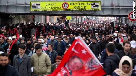 Supporters of the &quot;Yes&quot; campaign leave a demonstration held by President Tayyip Erdogan in Istanbul&#39;s city center on Saturday, April 8, 2017. 