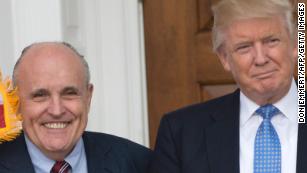 Sign of solidarity? Trump and Giuliani had lunch at President&#39;s golf course 