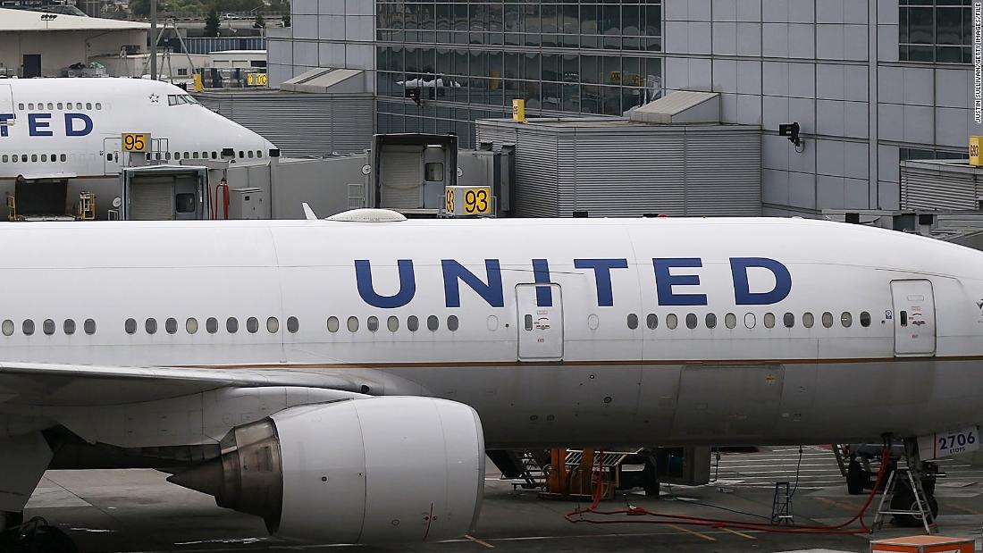 United Airlines Calls Dog S Death In Overhead Bin A Tragic