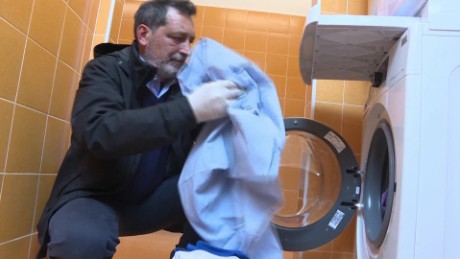 Pope Francis opens laundromat for the poor