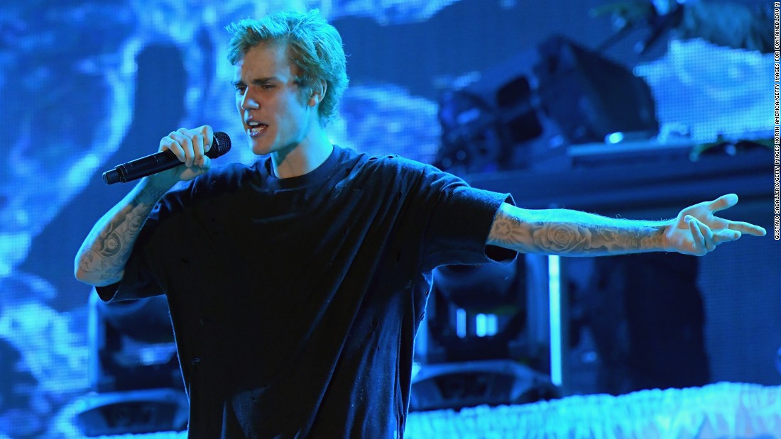 Mumbai Pulls Out All The Stops For Justin Biebers First India Concert Cnn