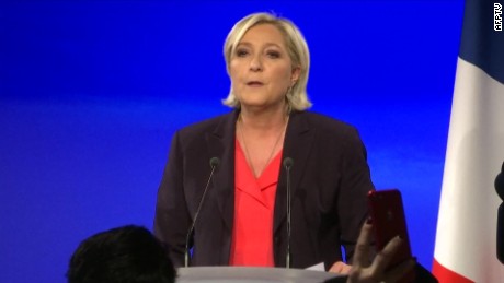 Le Pen congratulates Macron on victory  