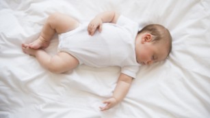Most moms aren&#39;t putting babies to sleep safely, study says