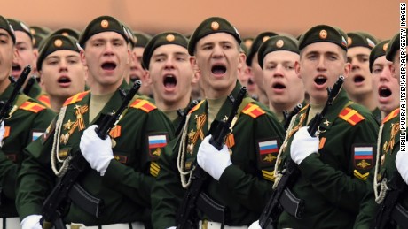 Russian servicemen take part in the Victory Day military parade at Red Square in Moscow on May 9, 2017.
Russia marks the 72nd anniversary of the Soviet Union&#39;s victory over Nazi Germany in World War Two. / AFP PHOTO / Kirill KUDRYAVTSEV        (Photo credit should read KIRILL KUDRYAVTSEV/AFP/Getty Images)