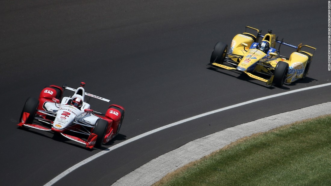 As is the requirement in Indy Car Racing, cars have an open-wheel formula. 