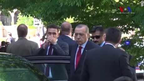 Erdogan watches brawl outside Turkish embassy 