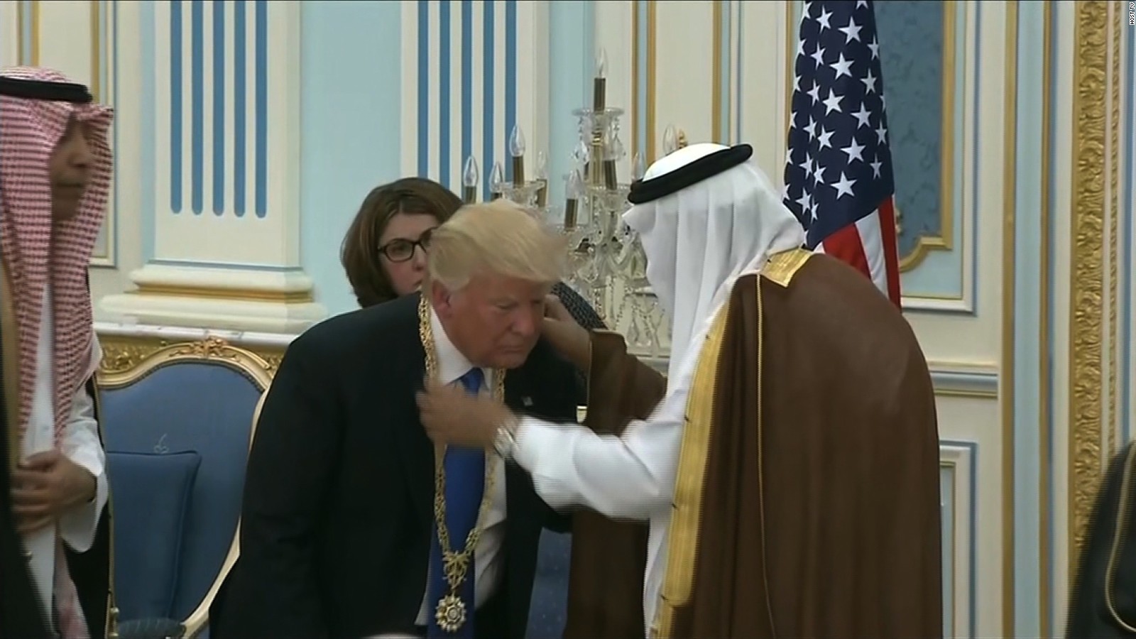 Trump Called A Hypocrite For Saudi King Bow Cnn Video