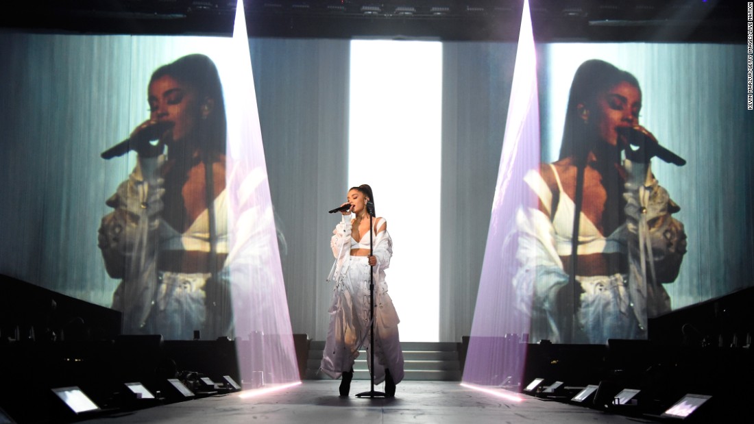 Ariana Grande Hosts Benefit Concert In Manchester Cnn