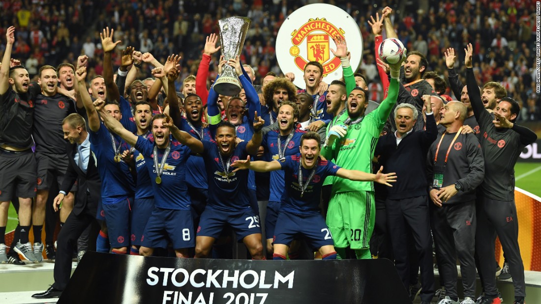 Captain Wayne Rooney lifted the trophy as United&#39;s players celebrated the club&#39;s first Europa League title.