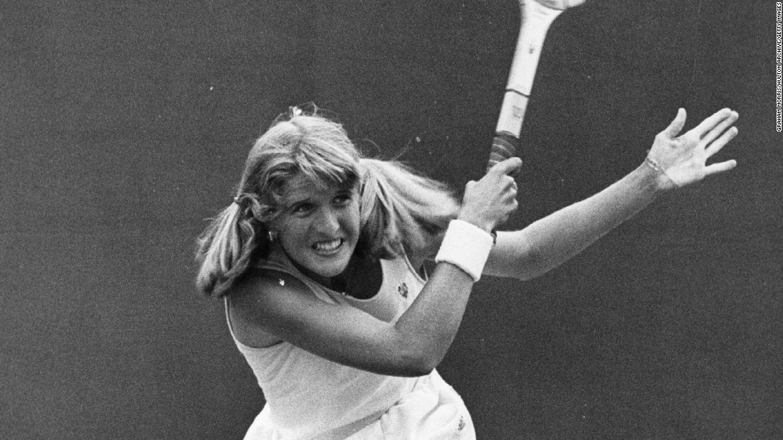 Alan Jones, a British coach who widely endorses grunting as a way to generate shot power, tells CNN that excessive grunters -- among whom he lists Sharapova and three-time grand slam winner Tracy Austin (pictured) -- aren&#39;t &quot;co-ordinating [shot and grunt] for the right reasons ... once the ball has left, there is no sense of value.&quot;