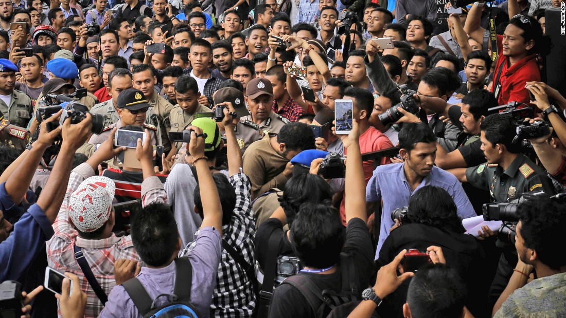 Indonesia Lgbt Crackdown How Gay Rights Are At Risk In The Worlds