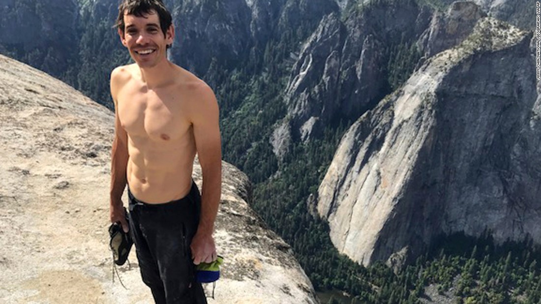 Alex Honnold Is First To Scale Yosemites El Capitan Without A Rope Cnn 