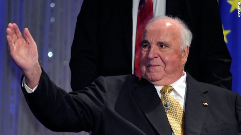 Former German Chancellor Helmut Kohl dies Fred Pleitgen pkg_00035224