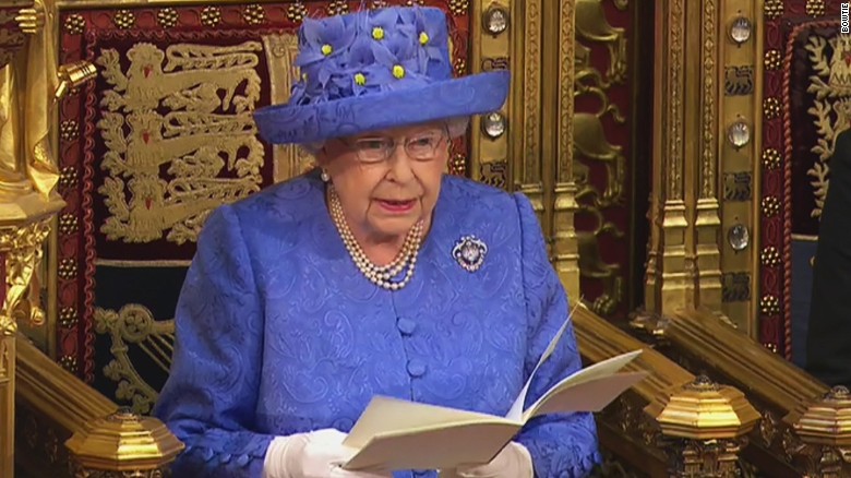 Queen Elizabeth opens British parliament