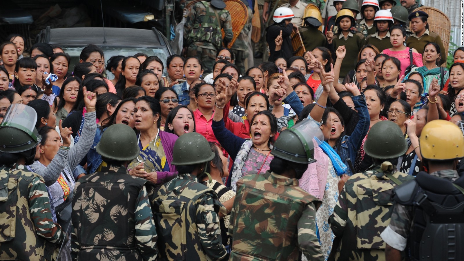 Darjeeling: Tourists, students flee as protests spread in India's tea ...